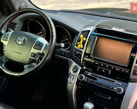 Чорний Тойота Ленд Крузер, об'ємом двигуна 4.46 л та пробігом 290 тис. км за 39000 $, фото 9 на Automoto.ua