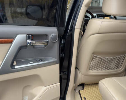 Чорний Тойота Ленд Крузер, об'ємом двигуна 4.5 л та пробігом 252 тис. км за 33000 $, фото 18 на Automoto.ua