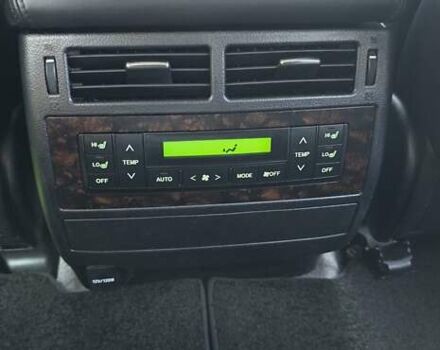 Чорний Тойота Ленд Крузер, об'ємом двигуна 4.61 л та пробігом 305 тис. км за 29000 $, фото 47 на Automoto.ua