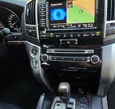 Чорний Тойота Ленд Крузер, об'ємом двигуна 4.61 л та пробігом 305 тис. км за 29000 $, фото 20 на Automoto.ua