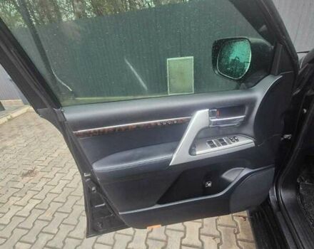 Чорний Тойота Ленд Крузер, об'ємом двигуна 4.46 л та пробігом 300 тис. км за 33000 $, фото 20 на Automoto.ua