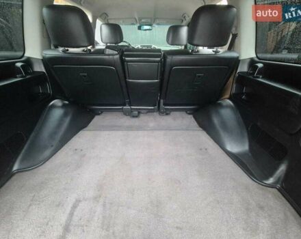 Чорний Тойота Ленд Крузер, об'ємом двигуна 4.46 л та пробігом 300 тис. км за 33000 $, фото 26 на Automoto.ua