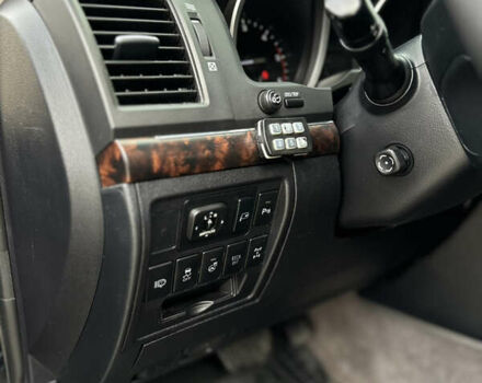 Чорний Тойота Ленд Крузер, об'ємом двигуна 4.5 л та пробігом 261 тис. км за 31500 $, фото 28 на Automoto.ua