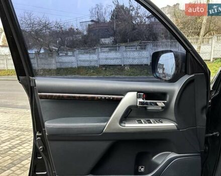 Черный Тойота Ленд Крузер, объемом двигателя 4.46 л и пробегом 149 тыс. км за 34700 $, фото 29 на Automoto.ua