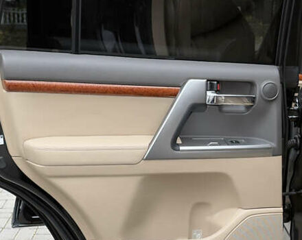 Чорний Тойота Ленд Крузер, об'ємом двигуна 4.5 л та пробігом 252 тис. км за 33000 $, фото 25 на Automoto.ua