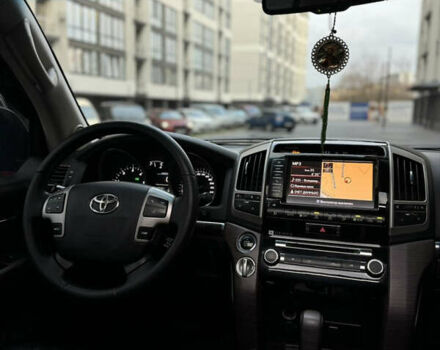 Чорний Тойота Ленд Крузер, об'ємом двигуна 4.46 л та пробігом 285 тис. км за 27800 $, фото 6 на Automoto.ua