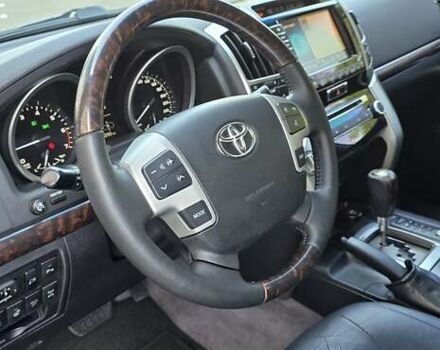 Чорний Тойота Ленд Крузер, об'ємом двигуна 4.61 л та пробігом 305 тис. км за 29000 $, фото 35 на Automoto.ua