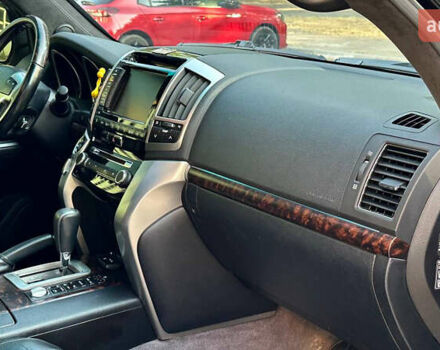 Чорний Тойота Ленд Крузер, об'ємом двигуна 4.46 л та пробігом 290 тис. км за 39000 $, фото 10 на Automoto.ua