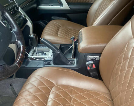 Черный Тойота Ленд Крузер, объемом двигателя 4.5 л и пробегом 200 тыс. км за 27000 $, фото 5 на Automoto.ua