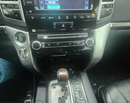 Чорний Тойота Ленд Крузер, об'ємом двигуна 4.46 л та пробігом 300 тис. км за 33000 $, фото 10 на Automoto.ua