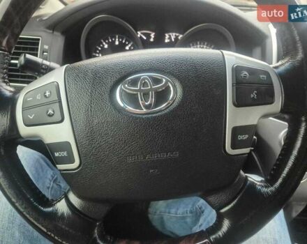 Чорний Тойота Ленд Крузер, об'ємом двигуна 4.46 л та пробігом 300 тис. км за 33000 $, фото 8 на Automoto.ua