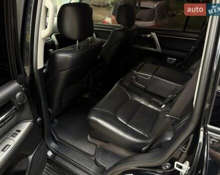 Черный Тойота Ленд Крузер, объемом двигателя 4.5 л и пробегом 174 тыс. км за 35500 $, фото 31 на Automoto.ua