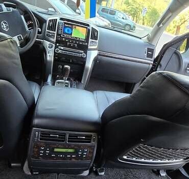 Чорний Тойота Ленд Крузер, об'ємом двигуна 4.61 л та пробігом 305 тис. км за 29000 $, фото 16 на Automoto.ua