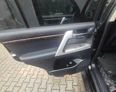 Чорний Тойота Ленд Крузер, об'ємом двигуна 4.46 л та пробігом 300 тис. км за 33000 $, фото 22 на Automoto.ua