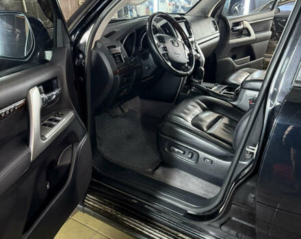 Черный Тойота Ленд Крузер, объемом двигателя 4.46 л и пробегом 140 тыс. км за 41000 $, фото 8 на Automoto.ua