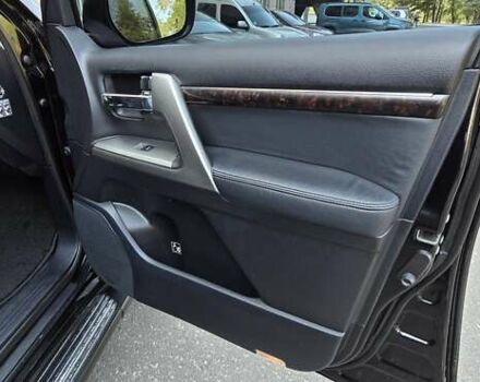 Чорний Тойота Ленд Крузер, об'ємом двигуна 4.61 л та пробігом 305 тис. км за 29000 $, фото 21 на Automoto.ua