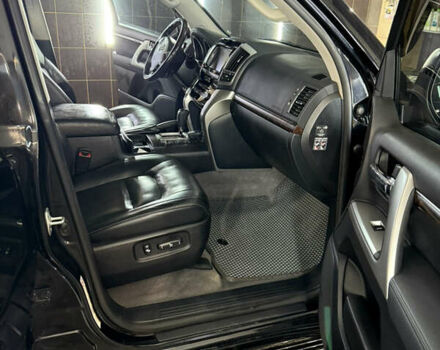 Черный Тойота Ленд Крузер, объемом двигателя 4.46 л и пробегом 140 тыс. км за 41000 $, фото 11 на Automoto.ua