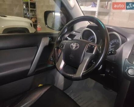 Черный Тойота Ленд Крузер, объемом двигателя 2.69 л и пробегом 241 тыс. км за 21000 $, фото 11 на Automoto.ua