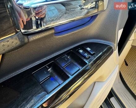 Черный Тойота Ленд Крузер, объемом двигателя 4.6 л и пробегом 192 тыс. км за 35990 $, фото 14 на Automoto.ua