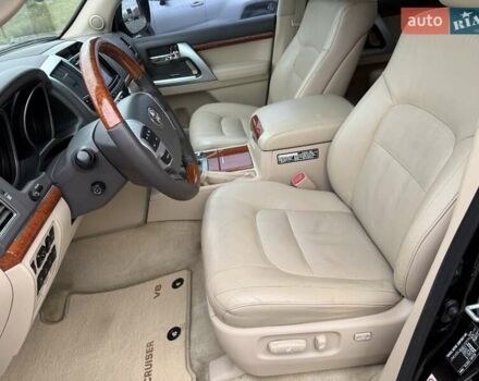 Черный Тойота Ленд Крузер, объемом двигателя 4.46 л и пробегом 300 тыс. км за 26300 $, фото 34 на Automoto.ua