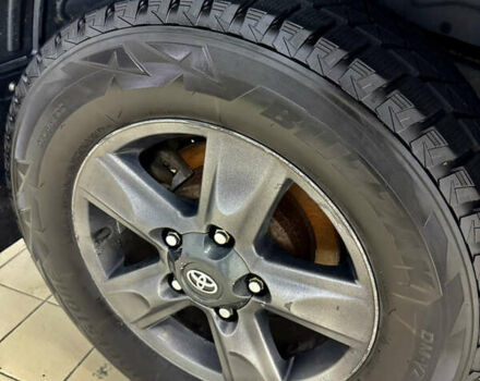 Черный Тойота Ленд Крузер, объемом двигателя 4.5 л и пробегом 318 тыс. км за 28990 $, фото 24 на Automoto.ua