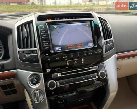 Черный Тойота Ленд Крузер, объемом двигателя 4.46 л и пробегом 300 тыс. км за 26300 $, фото 27 на Automoto.ua