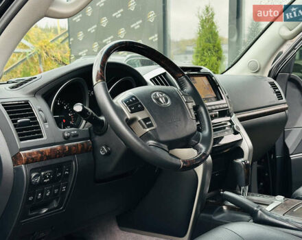 Черный Тойота Ленд Крузер, объемом двигателя 4.61 л и пробегом 197 тыс. км за 34500 $, фото 15 на Automoto.ua