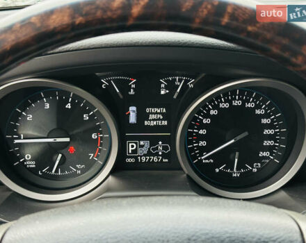 Черный Тойота Ленд Крузер, объемом двигателя 4.61 л и пробегом 197 тыс. км за 34500 $, фото 29 на Automoto.ua