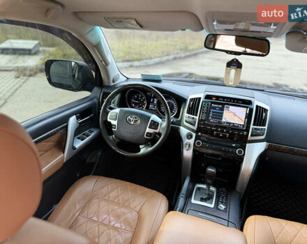 Черный Тойота Ленд Крузер, объемом двигателя 0 л и пробегом 219 тыс. км за 29600 $, фото 77 на Automoto.ua