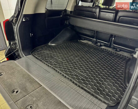 Черный Тойота Ленд Крузер, объемом двигателя 4.5 л и пробегом 318 тыс. км за 28990 $, фото 22 на Automoto.ua