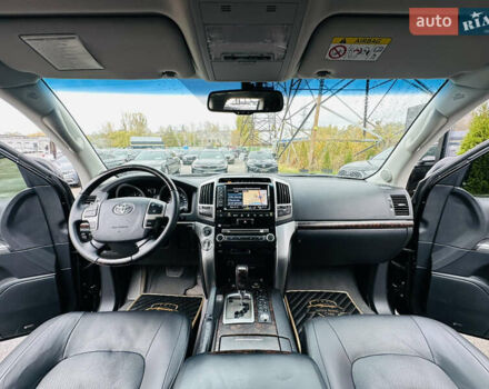 Черный Тойота Ленд Крузер, объемом двигателя 4.61 л и пробегом 197 тыс. км за 34500 $, фото 20 на Automoto.ua