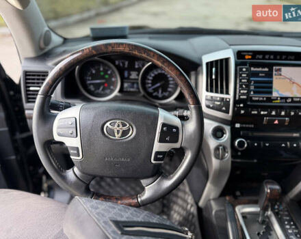 Черный Тойота Ленд Крузер, объемом двигателя 0 л и пробегом 219 тыс. км за 29600 $, фото 72 на Automoto.ua