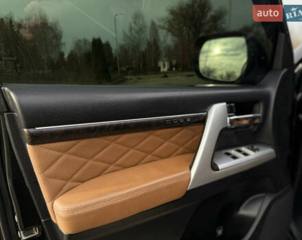 Черный Тойота Ленд Крузер, объемом двигателя 0 л и пробегом 219 тыс. км за 29600 $, фото 41 на Automoto.ua