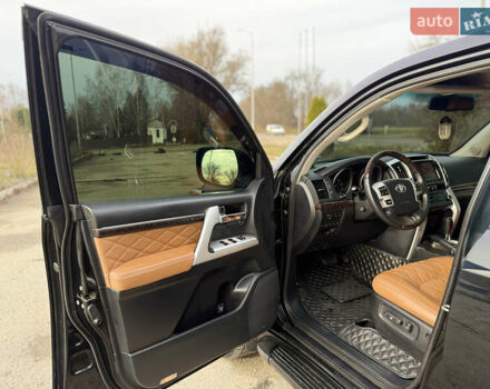 Черный Тойота Ленд Крузер, объемом двигателя 0 л и пробегом 219 тыс. км за 29600 $, фото 40 на Automoto.ua