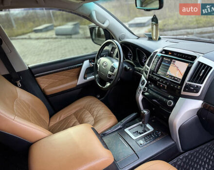 Черный Тойота Ленд Крузер, объемом двигателя 0 л и пробегом 219 тыс. км за 29600 $, фото 82 на Automoto.ua