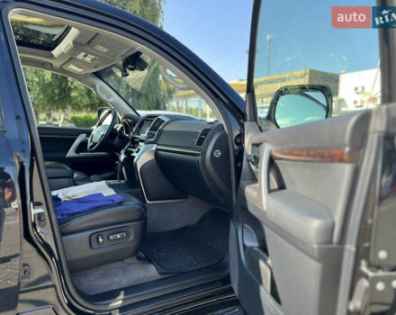 Черный Тойота Ленд Крузер, объемом двигателя 4.5 л и пробегом 60 тыс. км за 44000 $, фото 13 на Automoto.ua