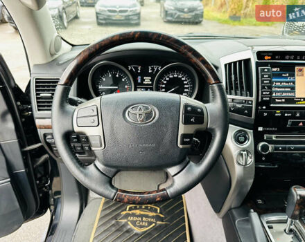 Черный Тойота Ленд Крузер, объемом двигателя 4.61 л и пробегом 197 тыс. км за 34500 $, фото 28 на Automoto.ua