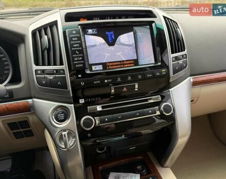 Черный Тойота Ленд Крузер, объемом двигателя 4.46 л и пробегом 300 тыс. км за 26300 $, фото 28 на Automoto.ua