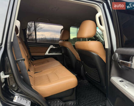Черный Тойота Ленд Крузер, объемом двигателя 0 л и пробегом 219 тыс. км за 29600 $, фото 22 на Automoto.ua