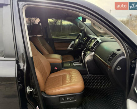 Черный Тойота Ленд Крузер, объемом двигателя 0 л и пробегом 219 тыс. км за 29600 $, фото 16 на Automoto.ua