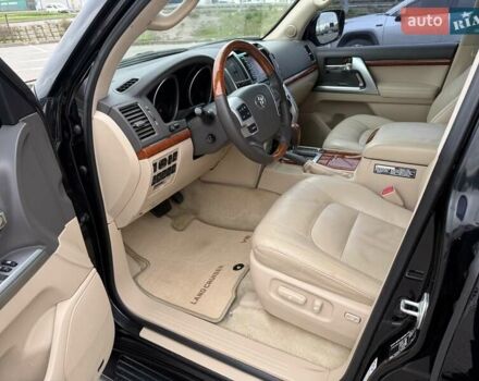 Черный Тойота Ленд Крузер, объемом двигателя 4.46 л и пробегом 300 тыс. км за 26300 $, фото 30 на Automoto.ua