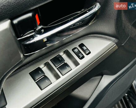 Черный Тойота Ленд Крузер, объемом двигателя 4.61 л и пробегом 197 тыс. км за 34500 $, фото 27 на Automoto.ua