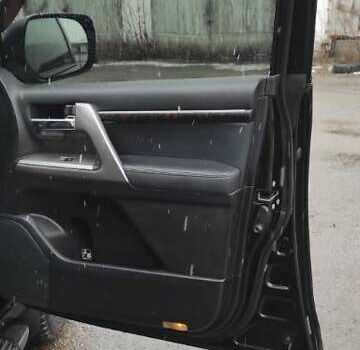 Черный Тойота Ленд Крузер, объемом двигателя 4.5 л и пробегом 212 тыс. км за 42000 $, фото 12 на Automoto.ua