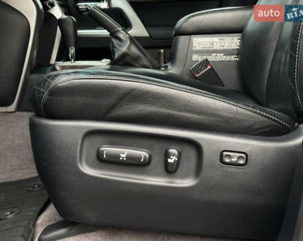 Черный Тойота Ленд Крузер, объемом двигателя 4.46 л и пробегом 224 тыс. км за 34900 $, фото 16 на Automoto.ua