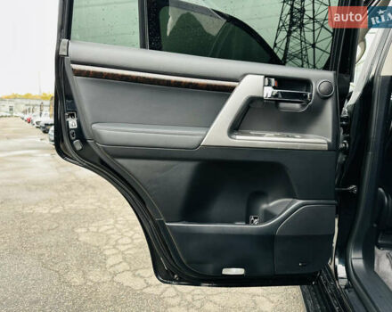 Черный Тойота Ленд Крузер, объемом двигателя 4.61 л и пробегом 197 тыс. км за 34500 $, фото 18 на Automoto.ua