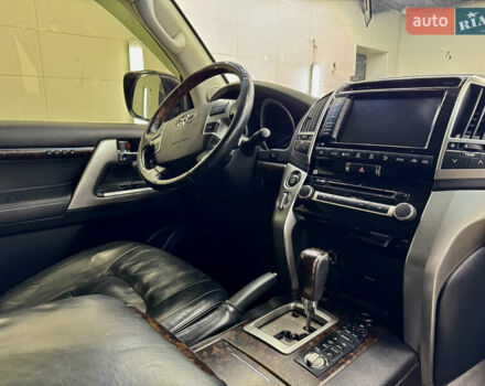 Черный Тойота Ленд Крузер, объемом двигателя 4.5 л и пробегом 318 тыс. км за 28990 $, фото 13 на Automoto.ua