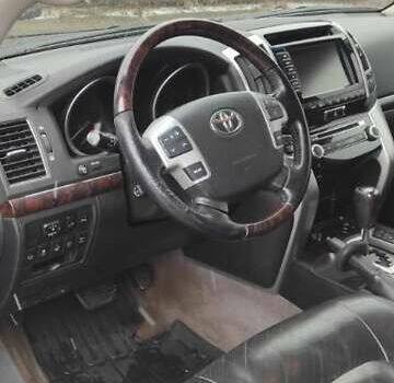 Черный Тойота Ленд Крузер, объемом двигателя 4.5 л и пробегом 212 тыс. км за 42000 $, фото 20 на Automoto.ua