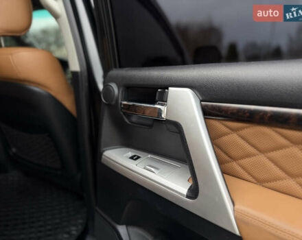 Черный Тойота Ленд Крузер, объемом двигателя 0 л и пробегом 219 тыс. км за 29600 $, фото 23 на Automoto.ua