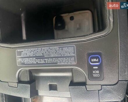 Черный Тойота Ленд Крузер, объемом двигателя 4.46 л и пробегом 285 тыс. км за 38000 $, фото 10 на Automoto.ua