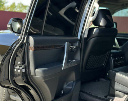 Черный Тойота Ленд Крузер, объемом двигателя 4.46 л и пробегом 334 тыс. км за 36500 $, фото 41 на Automoto.ua